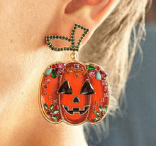 Load image into Gallery viewer, Felisha&#39;s Box &#39;Jacqae`&#39; Pumpkin Dangle Earrings
